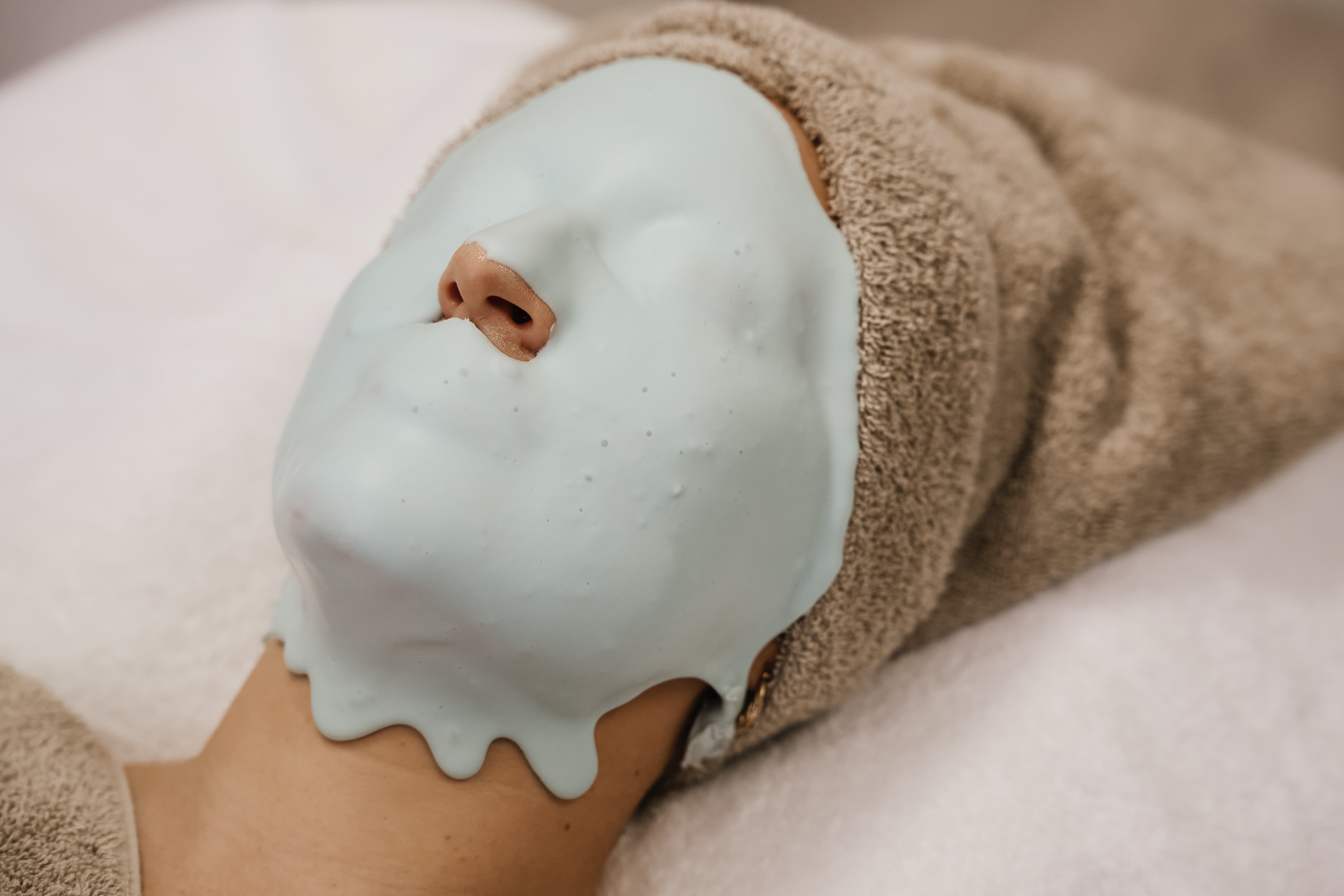 Ausreinigung und Augenbrauenkorrektur München