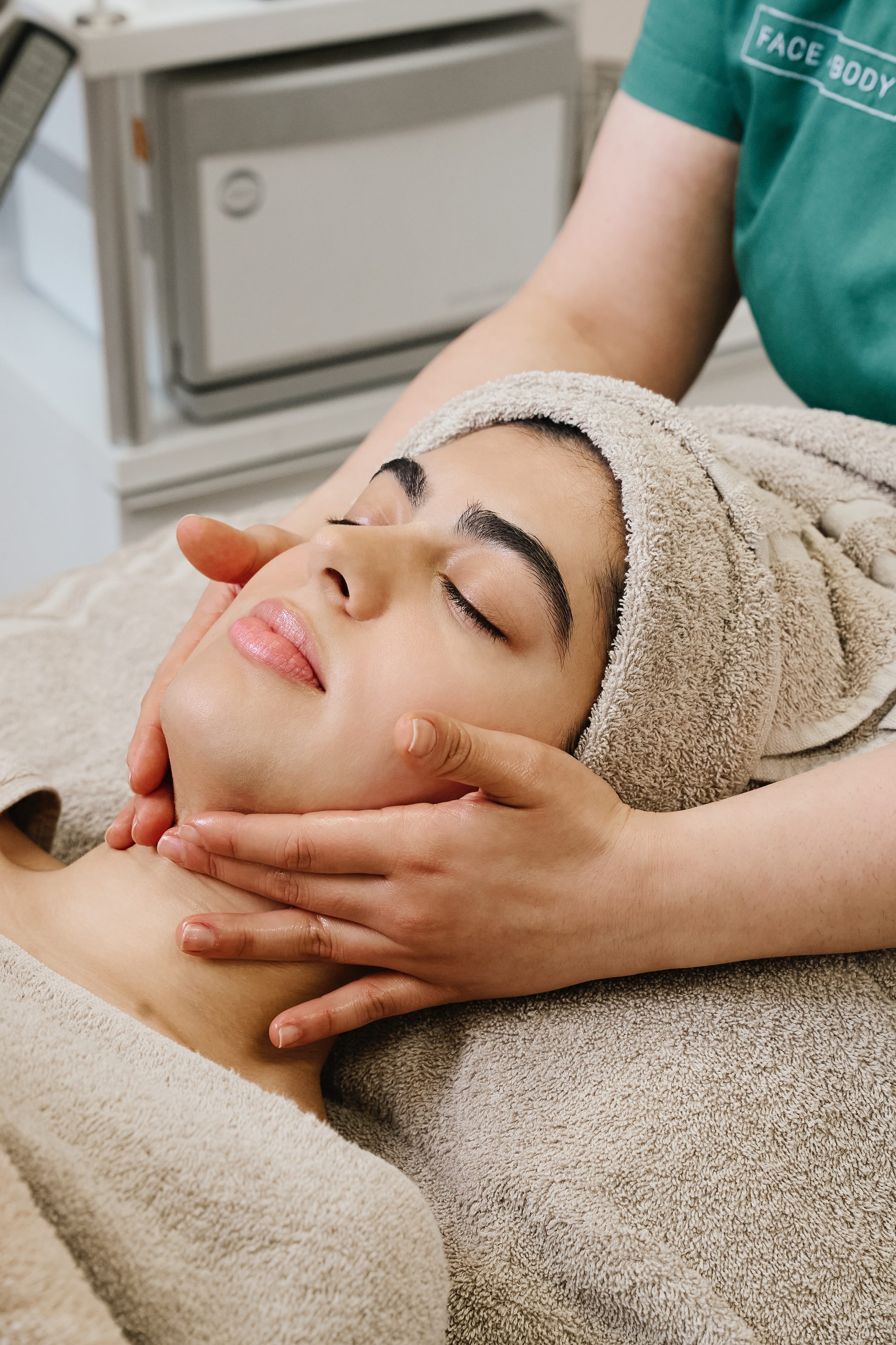 Skin Slow Aging Gesichtsbehandlung München