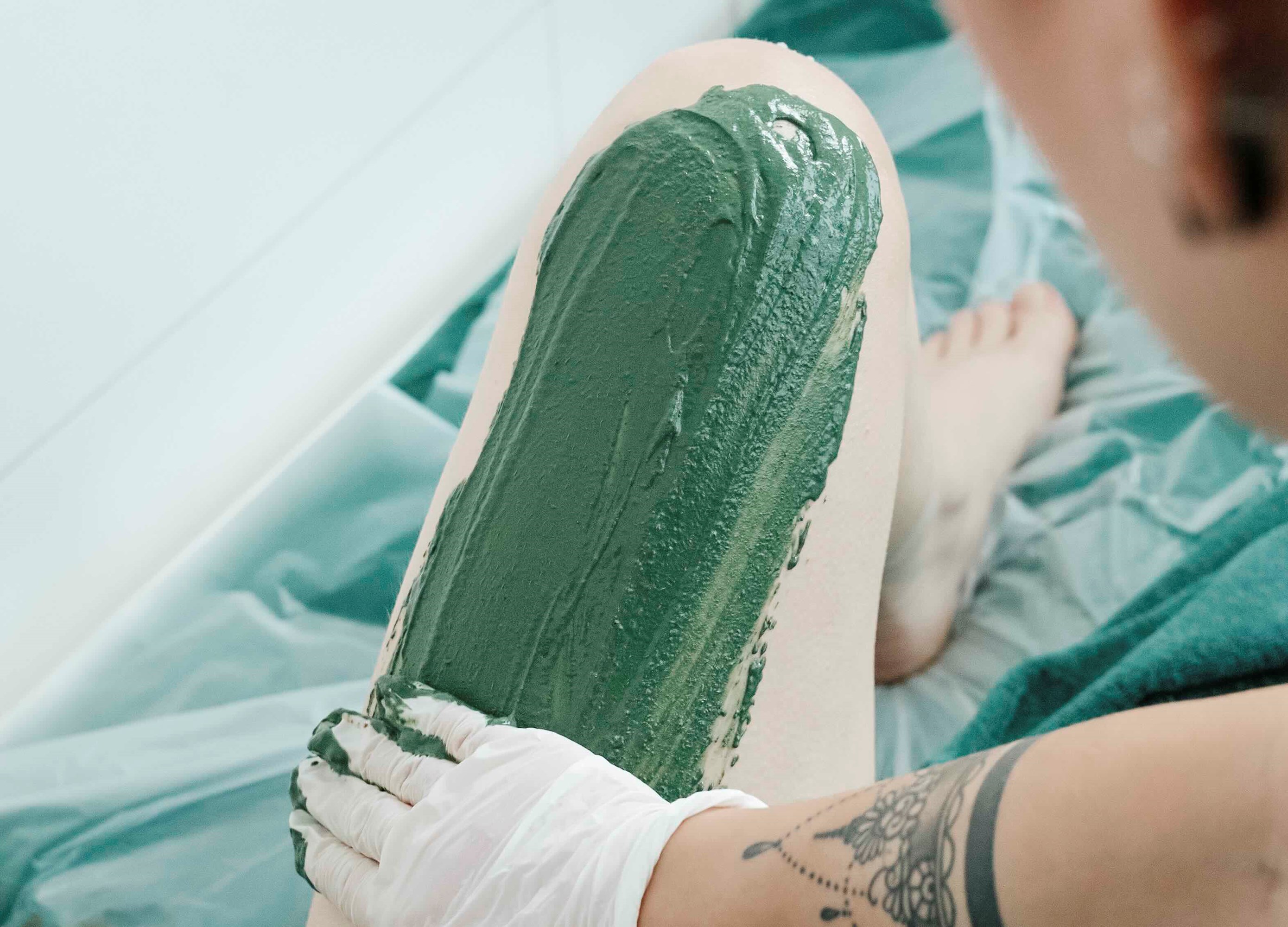 Spirulina Maske für Hautstraffung im FACE & BODY Spa