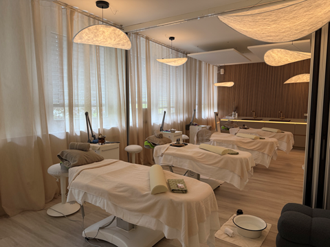 Gruppenraum für Paar- und Gruppenbehandlungen im Day Spa München