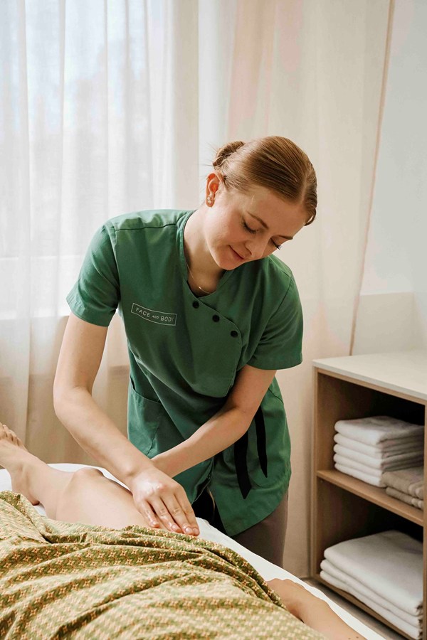 Körperbehandlung im FACE & BODY Urban Spa München